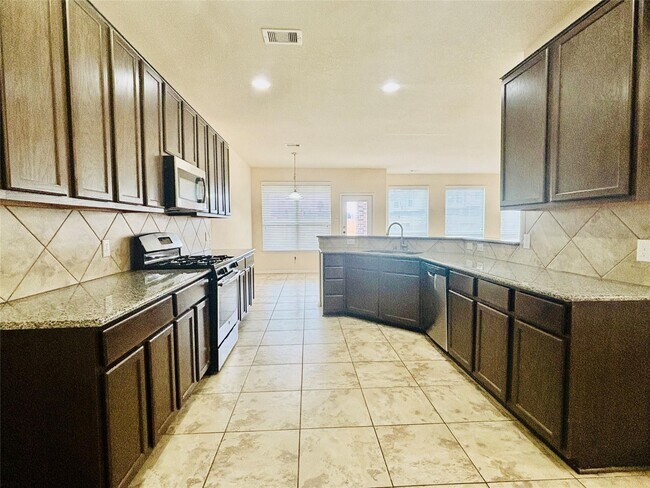 Building Photo - 9947 Valance Way