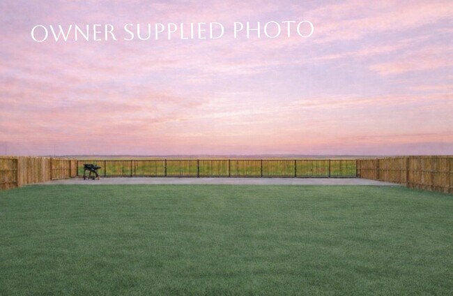 Building Photo - Executive Retreat in Brawley: Spacious 5-Bedroom Home Ideal for Corporate Stays or Refined Family...