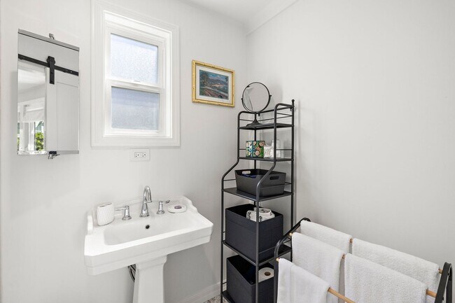 Building Photo - Laguna Village Furnished Rental