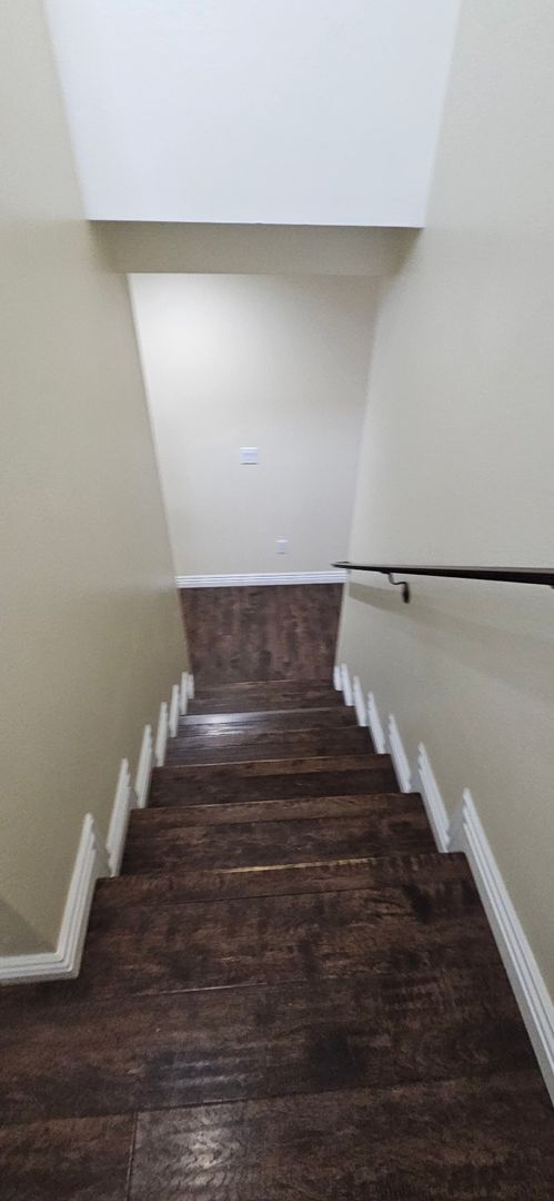 Building Photo - 75(611)