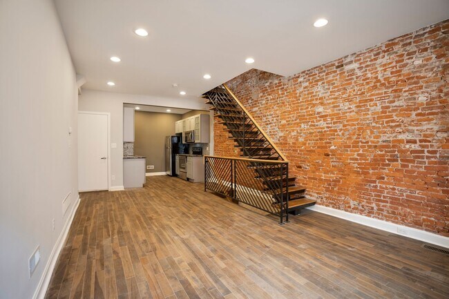 Building Photo - ???Newly Updated, MODERN 2 Bedroom in booming Brewerytown