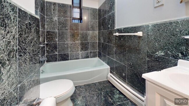Building Photo - 2 bedroom in Manhattan NY 10003