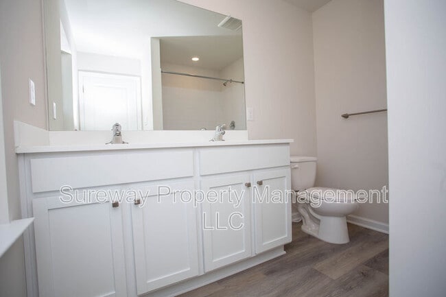 Building Photo - 234 Macoun Way