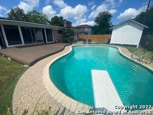 Building Photo - 2713 W Mistletoe Ave