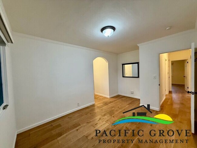 Building Photo - Pacific Grove 2-bedroom , 2 bath. Prime Walk to Town Location!