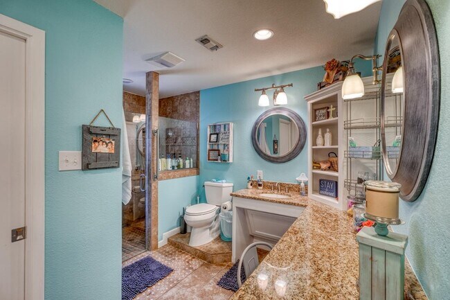 Building Photo - 724 S Chaparral