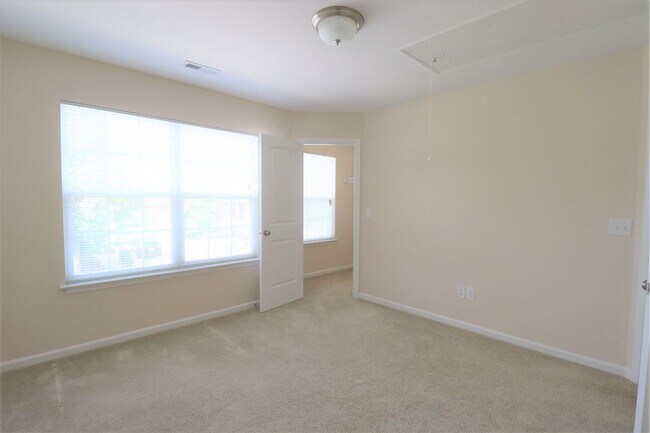 Building Photo - ~~ Beautiful home in Mackintosh on the Lake ~~