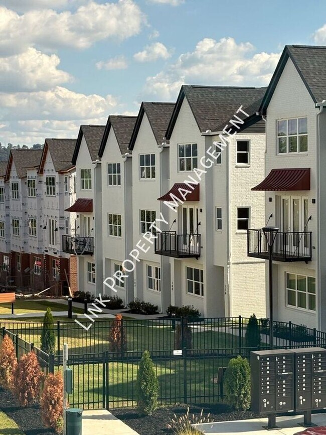 Building Photo - Brand New Townhome 3/3 Downtown near UTC and Erlanger