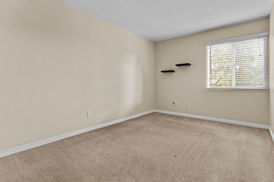 Building Photo - 6007 N 79th Street