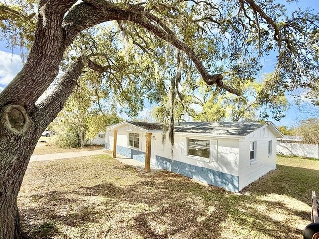 Building Photo - 12909 Kings Manor Ave