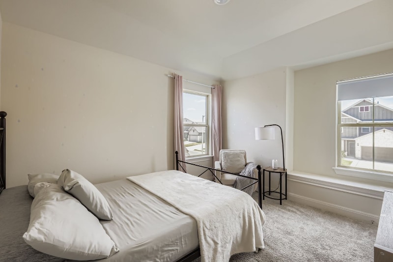 Building Photo - 497 Purple Heart Dr