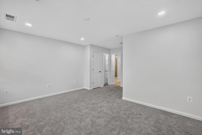 Building Photo - 2613 Campus Way N