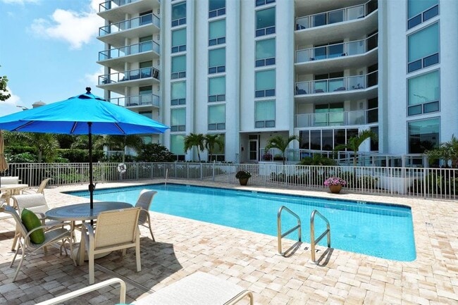 Building Photo - 1111 N Gulfstream Ave