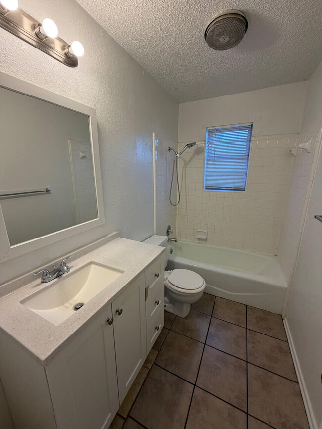 Building Photo - 7206 Avenue W