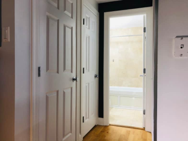 Building Photo - 2620 W Catalpa Ave