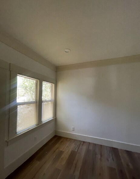 Building Photo - 6902 N Figueroa St