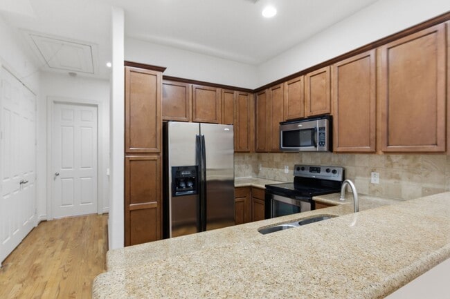 Building Photo - 1303 Sherwood Point Ln