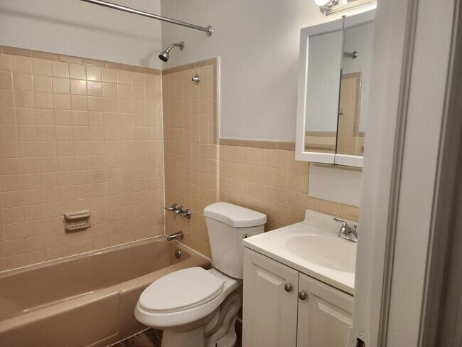 Building Photo - 11 Alexander Dr