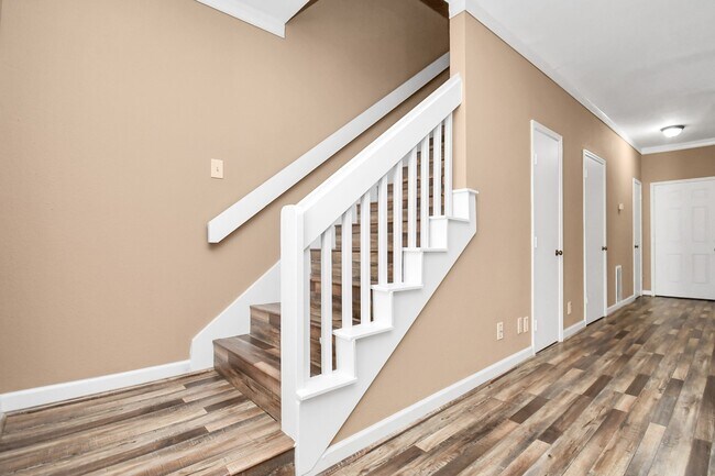 Building Photo - 12400 Brookglade Cir