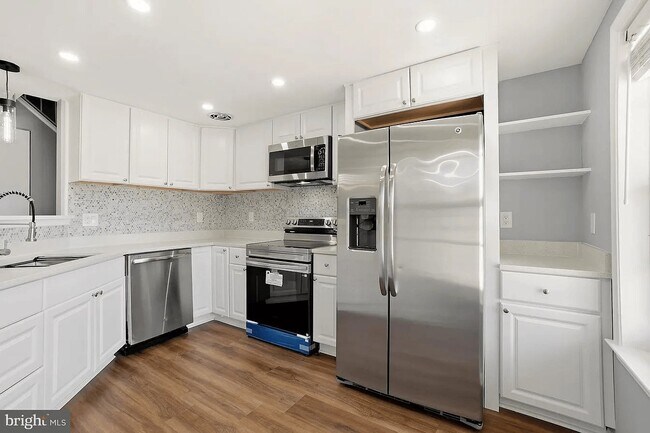 Building Photo - 8804 Rustburg Cir