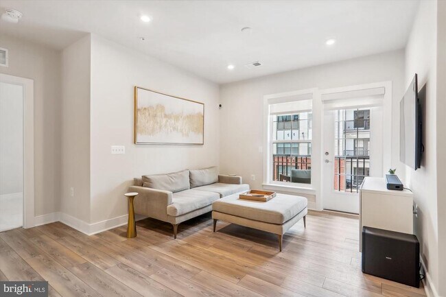 Building Photo - 104 St Ives Pl