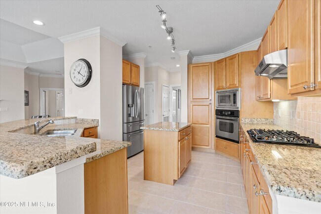 Building Photo - 201 S Ocean Grande Dr