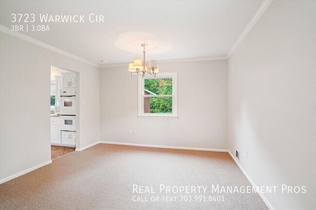 Building Photo - 3723 Warwick Cir