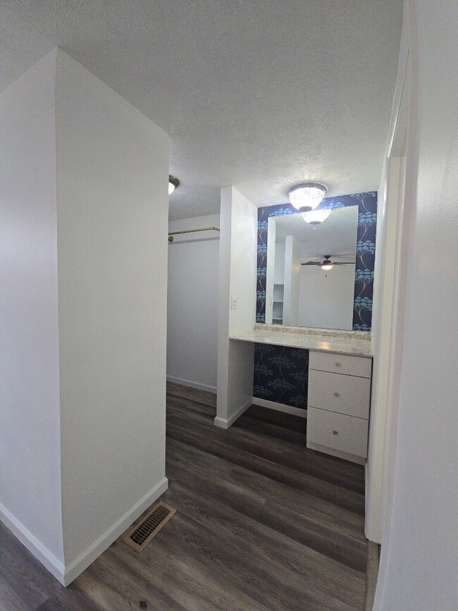 Building Photo - 2877 Mossy Brink Ct