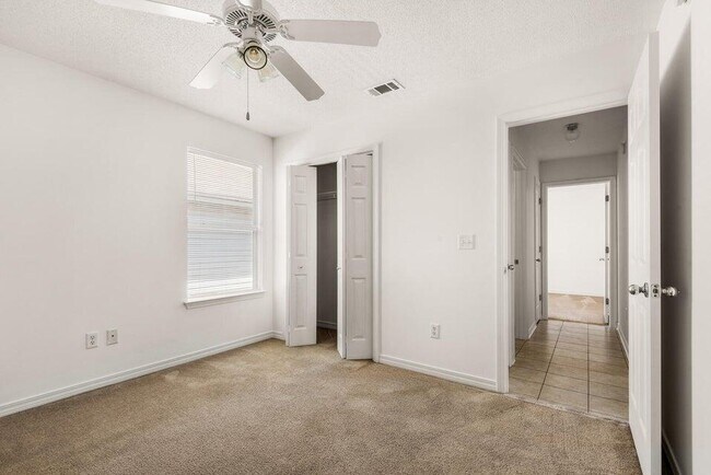 Building Photo - 26 2nd St