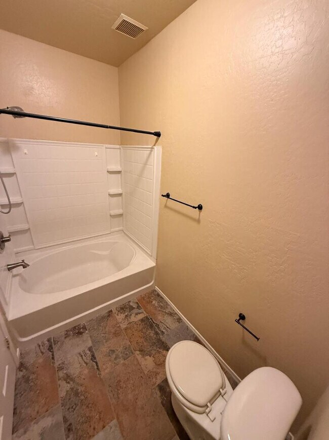 Building Photo - 8462 E Pampa Ave