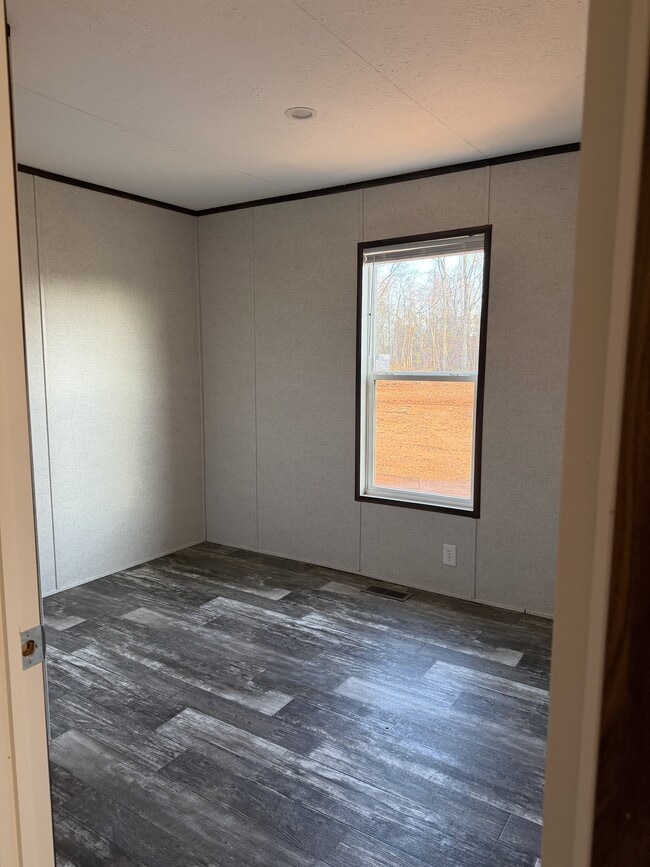 Building Photo - 501 Mercedes St