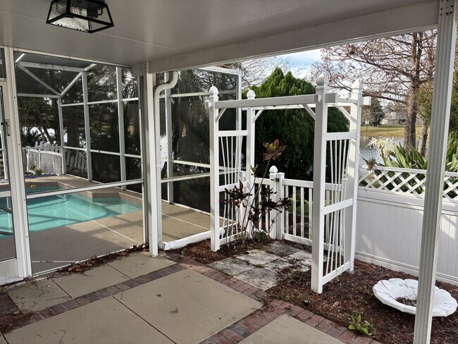 Building Photo - 700 River Boat Cir