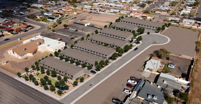 Building Photo - South Mountain Shadows