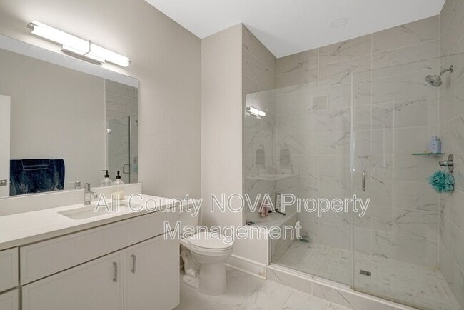 Building Photo - 635 Slaters Ln