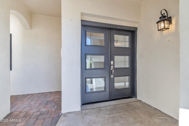 Building Photo - 10424 E Cannon Dr