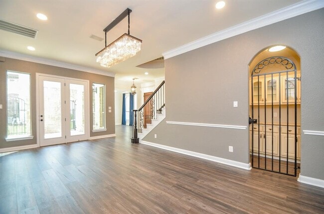 Building Photo - 42 N Knights Crossing Dr