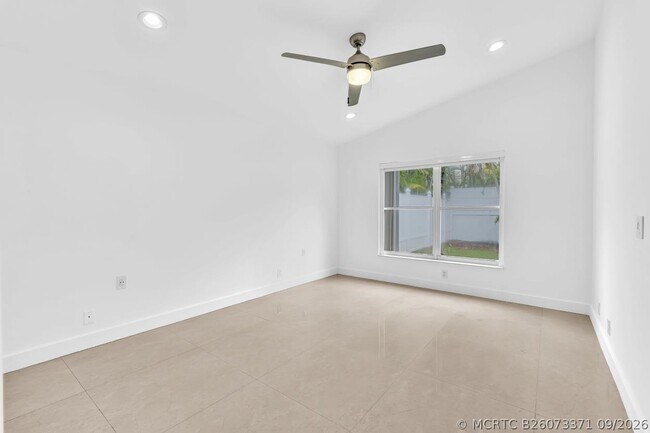Building Photo - 3307 SW 49th St