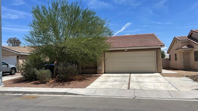 Building Photo - Adorable Single Story 3/2/2 car Ready Now