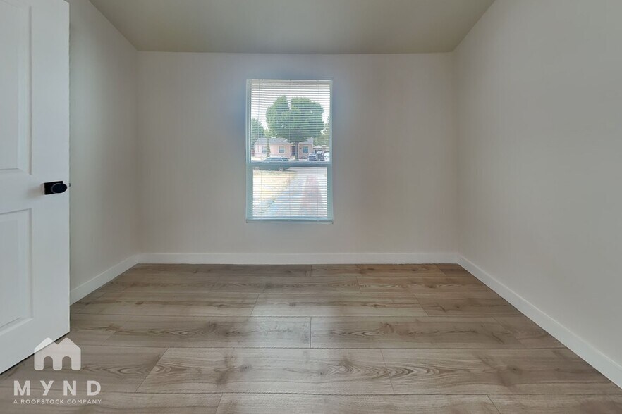 Building Photo - 11427 Broadmoor Dr