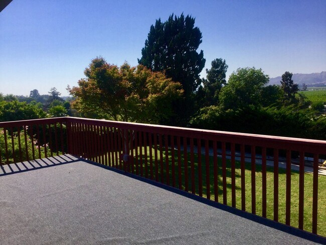 Building Photo - Panoramic views from 4 bedroom in Camarillo!