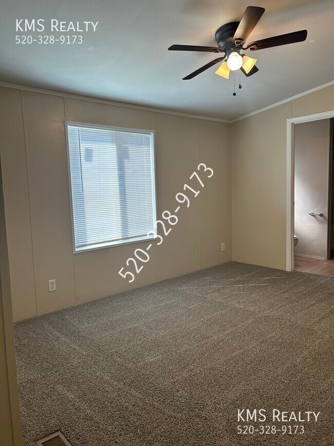 Building Photo - 6269 S Randall Blvd