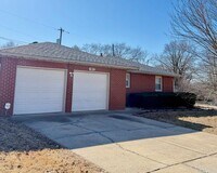 Building Photo - 1617 N 64 Terrace