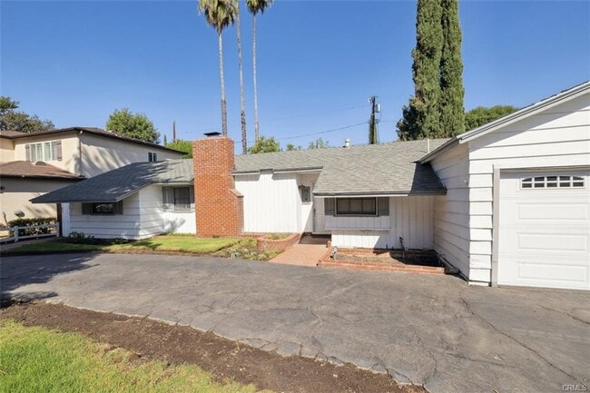 Building Photo - 23265 Leonora Dr