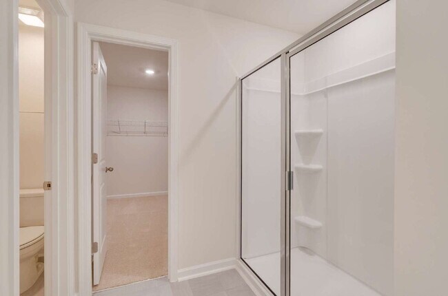 Building Photo - Spacious 4-Bed Gem with 2.5 Baths in Fuqua...