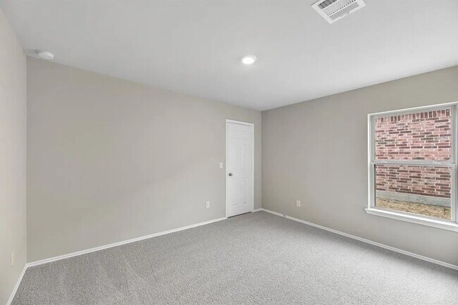 Building Photo - 8213 Red Spruce St