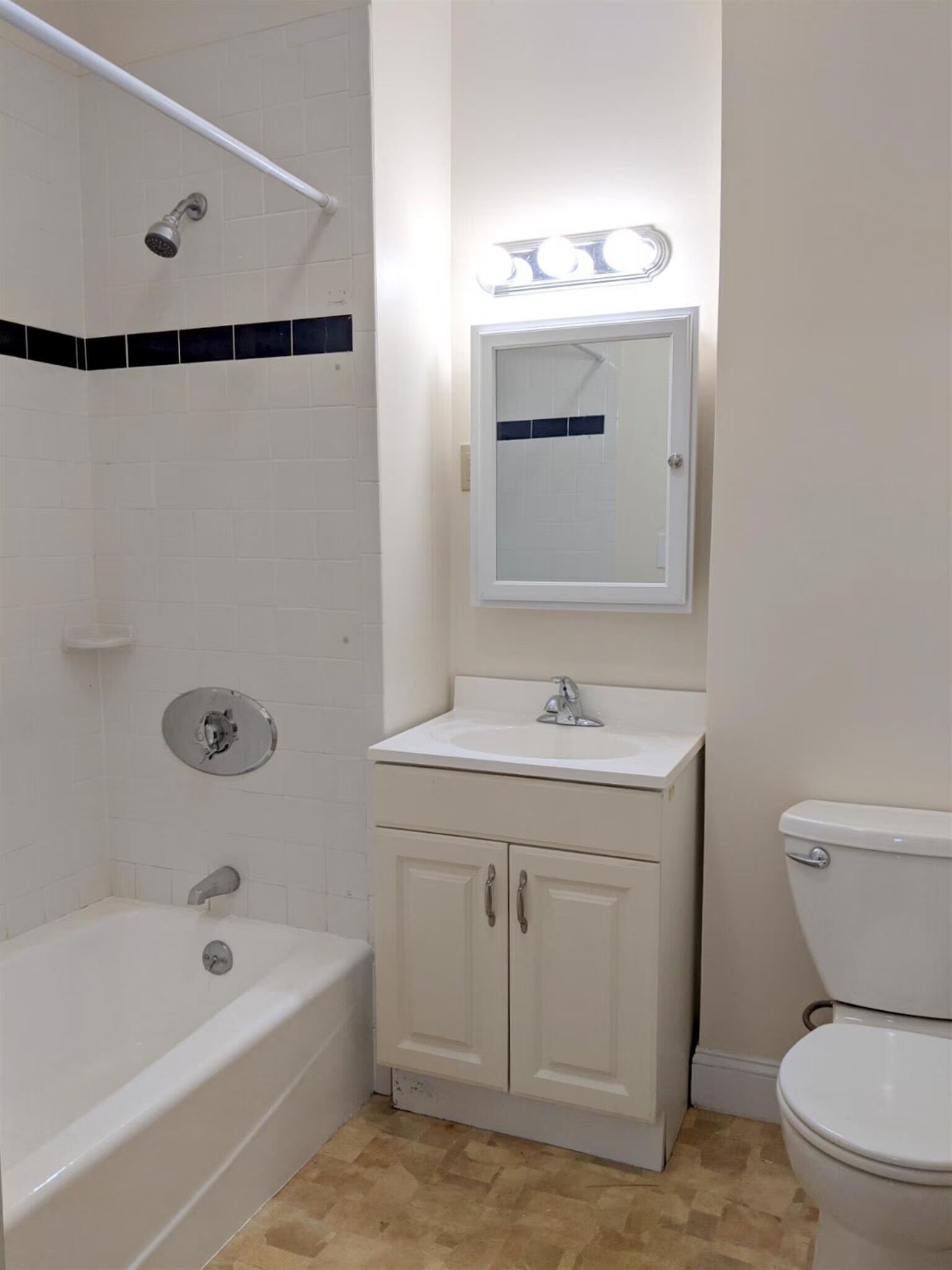 Building Photo - 14 Sanborn Ave