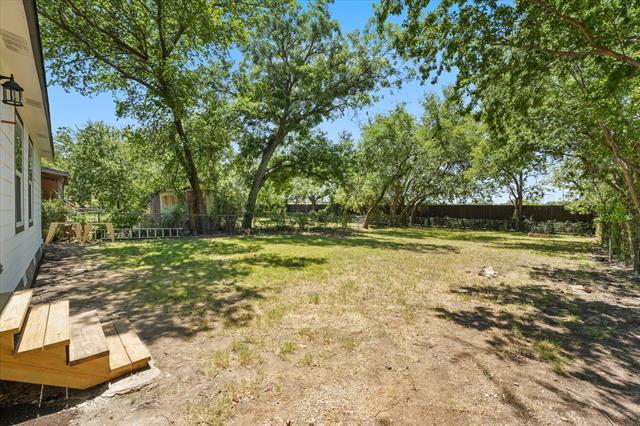 Building Photo - 917 N Wood St