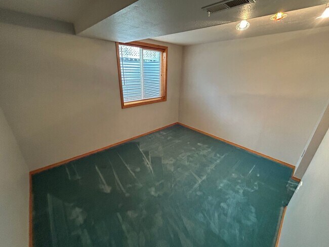 Building Photo - Charming 4 Bed, 1 Bath Home in Spokane Val...