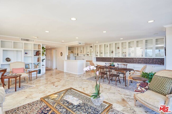 Building Photo - 865 Comstock Ave