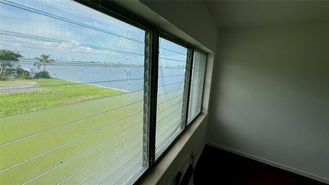 Building Photo - 7921 East Dr